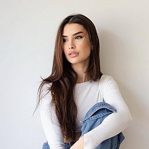 Beatriz Vip Escort escort in Dubai offers Experiencia de Novia (GFE)
 services