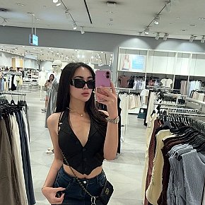 Kim escort in Manila offers Oral fără Prezervativ services
