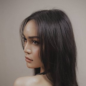 Kim escort in Manila offers Oral fără Prezervativ services