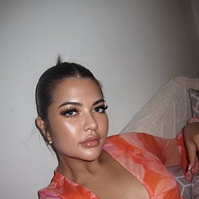 Amalina escort in Phuket offers Kissing services