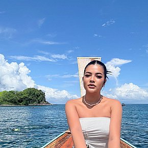 Amalina escort in Phuket offers Kissing services