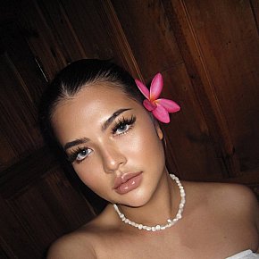 Amalina escort in Phuket offers Kissing services