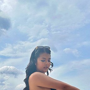 Amalina escort in Phuket offers Kissing services