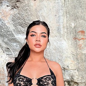 Amalina escort in Phuket offers Kissing services