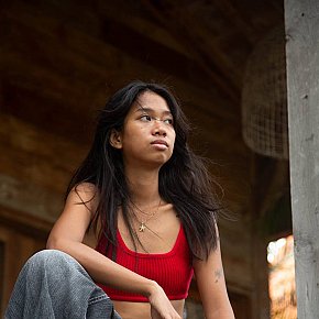 Iris Petite escort in  offers Fingern services