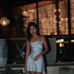 Iris Petite escort in  offers Fingern services