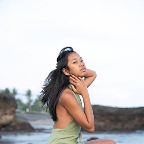 Iris Petite escort in  offers Fingern services