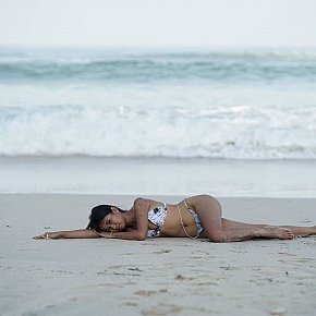 Iris Petite escort in Kuta Bali offers Blowjob ohne Kondom services