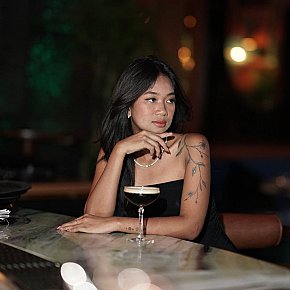 Iris Petite escort in  offers Fingern services