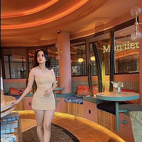 Stefany escort in Jakarta offers Squirting services