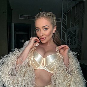 Antuanna Super Gros Seins escort in 