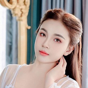 Lucky escort in Abu Dhabi offers Girlfriend Experience (GFE) services