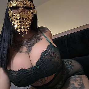 Julia Super-forte Di Seno escort in Doha offers Massaggio sensuale su tutto il corpo services