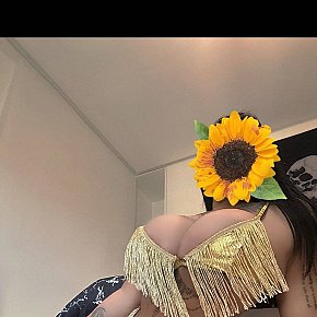 Julia Super-forte Di Seno escort in Doha offers Massaggio sensuale su tutto il corpo services