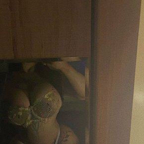 Julia Super-forte Di Seno escort in Doha offers Massaggio sensuale su tutto il corpo services