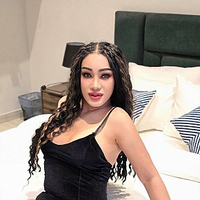 Barbie escort in  offers Ganzkörpermassage services