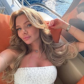 Sevilla Posterior Mare escort in Dubai offers Lenjerie services