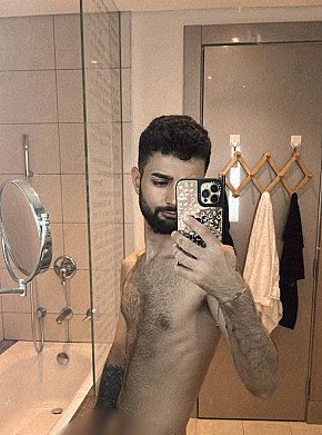 Satir Model/Ex-Model escort in Tirana offers Handjob services