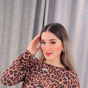 Amal escort in Muscat offers Ganzkörpermassage services