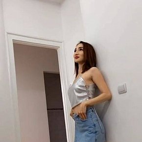 Caroline Ragazza Fitness escort in New Delhi offers Girlfriend Experience (GFE) services