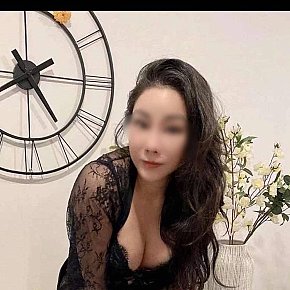 Shelley escort in Sydney offers Erotic massage services