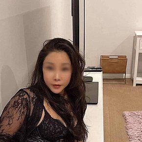 Shelley escort in Sydney offers Erotic massage services