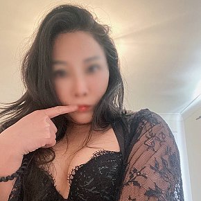 Shelley escort in Sydney offers Erotic massage services