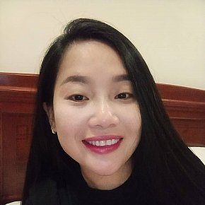 Sunny escort in Dubai offers Lécher et sucer les testicules services