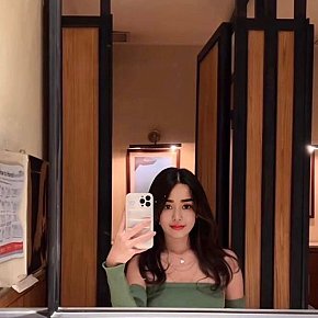 Lia Pequeña Y Delgada escort in Manila offers Experiencia de Novia (GFE)
 services
