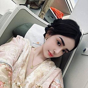 Lia Pequeña Y Delgada escort in Hong Kong offers Experiencia de Novia (GFE)
 services