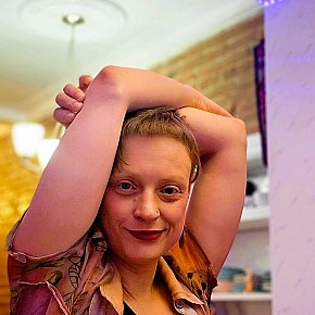 Alice-Pearl escort in Montreal offers Web cam services