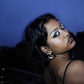 Luna-Raye escort in Rome offers Oral cu Prezervativ services
