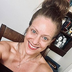 mamixx Mature escort in Vancouver offers Kissing if good chemistry services