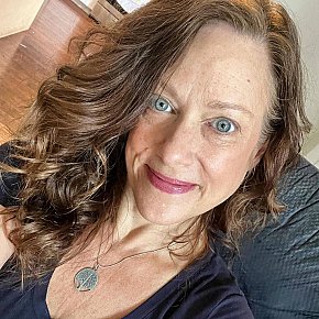 mamixx Mature escort in Vancouver offers Kissing if good chemistry services