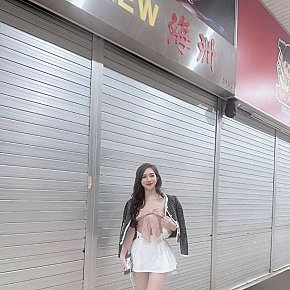 Yulia escort in Singapore City offers Tantric services