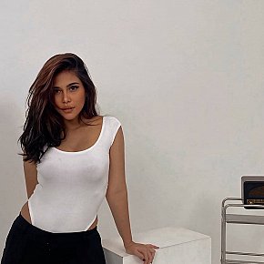 Laura escort in Kuta Bali offers Sexo em diferentes posições services