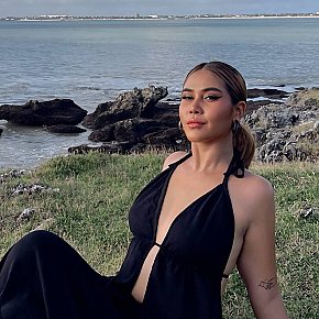 Laura escort in Kuta Bali offers Sexo em diferentes posições services