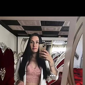 Sweet-Ella Natürlich escort in Bucharest offers Sex in versch. Positionen services