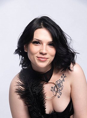 Jungfrau-Maria escort in Frankfurt offers Küssen bei Sympathie services