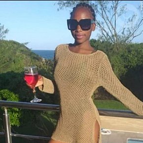 Naomi-Black-Tantra escort in Rome offers Strip-tease /Dança de mesa services