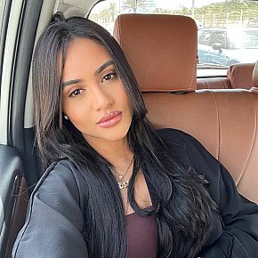 Brianna Delicada escort in Dubai offers Podolatria services