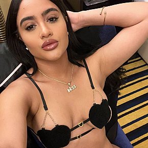 Brianna Delicada escort in Dubai offers Podolatria services