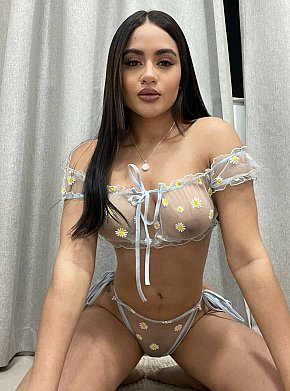 Brianna Delicada escort in Dubai offers Podolatria services