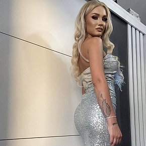 Samira Vip Escort escort in Bucharest offers Sex în Diferite Poziţii services