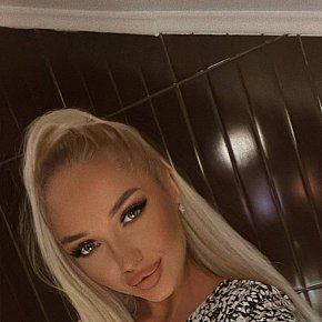 Samira Vip Escort escort in Bucharest offers Sex în Diferite Poziţii services