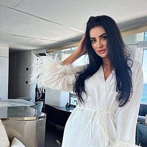Noor Petite
 escort in Amsterdam offers Sauna services