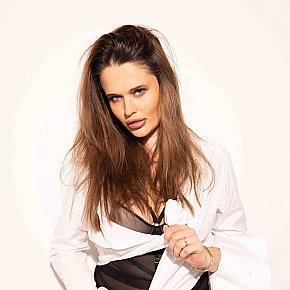Helena Posterior Mare escort in Dubai offers Fotografii Private services
