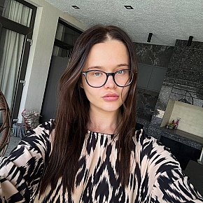 Helena Posterior Mare escort in Dubai offers Fotografii Private services