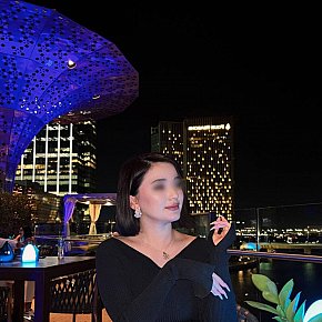 Whitley Completamente Naturale escort in Dubai offers Orale (ricevere) services