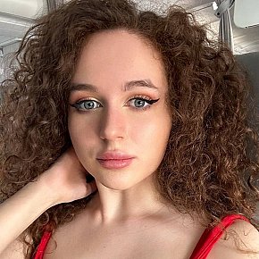 Laila Entièrement Naturelle escort in Dubai offers Striptease/Lapdance services